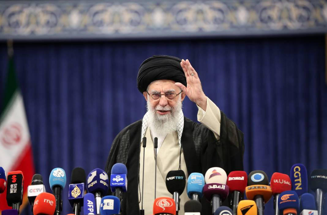 İran sandık başında! Reisi'nin halefi kim olacak? - Resim: 1